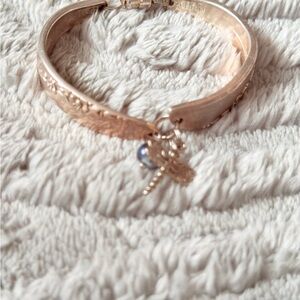 Elegant Gold Bracelet with Dragonfly Charm